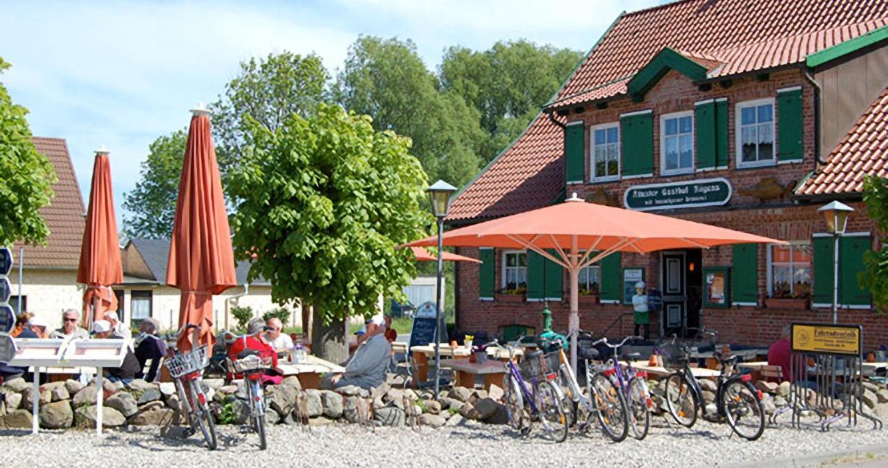 & Zur Linde Hotel