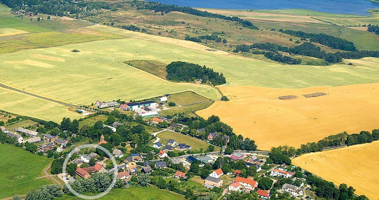 & Zur Linde 3* Middelhagen