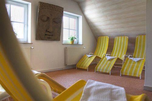 & Zur Linde Hotel Middelhagen