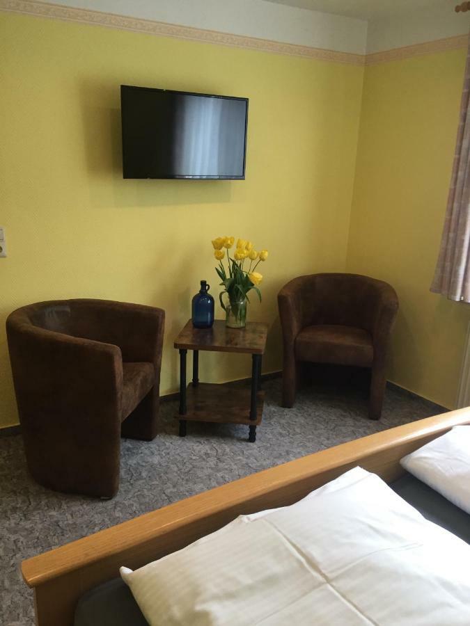 & Zur Linde Hotel